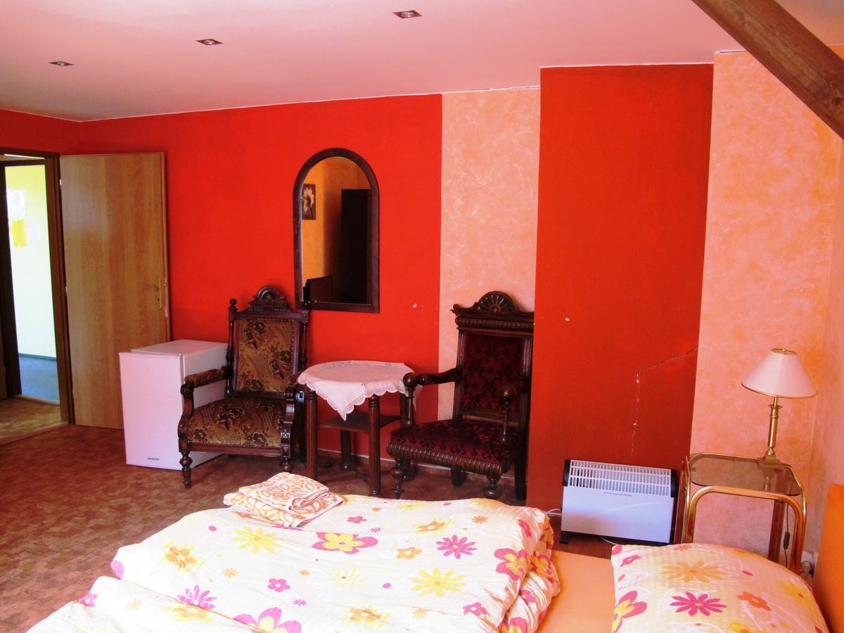 Hotel U Lisky Hostka  Kültér fotó