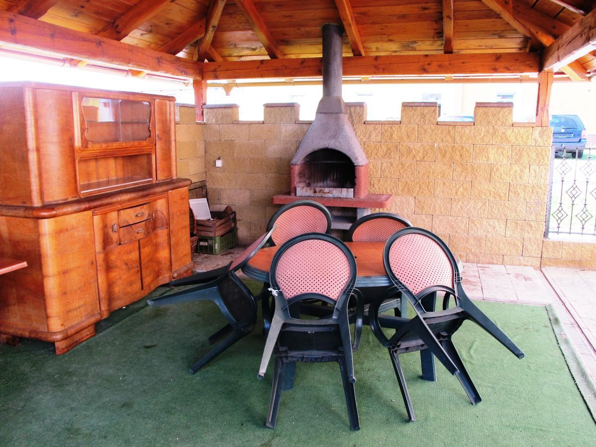 Hotel U Lisky Hostka  Kültér fotó